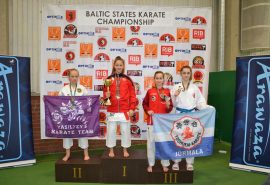 Talsu pamatskolas audzēkne karate čempionātā Lietuvā izcīna divas zelta medaļas