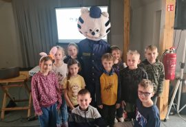 Pie Talsu pamatskolas 1. un 4. klasēm ciemojās Valsts policijas pārstāvji.