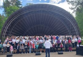 Aizvadīti Talsu novada koru svētki Stendē – “Tauriņu balsis” 🦋